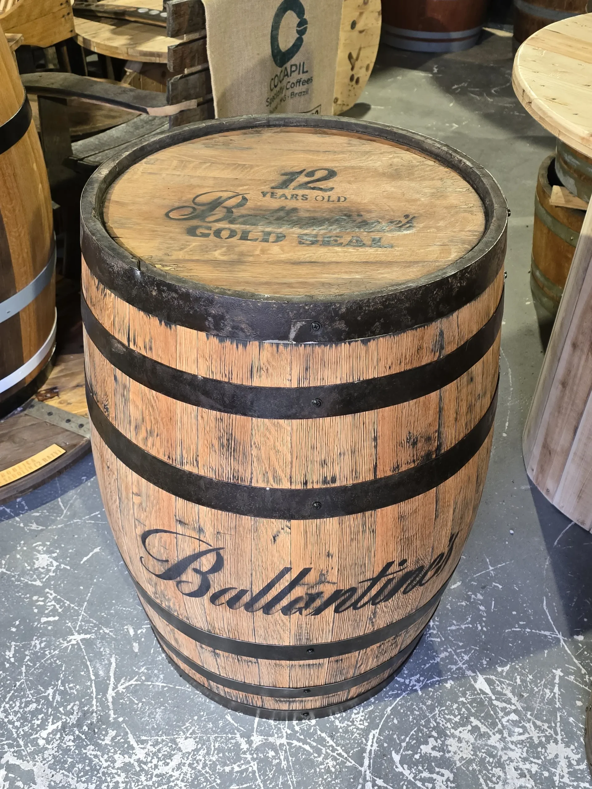 Beczki-debowe-beczka-dębowa-Jack-Daniels-Ballentines-Jib-Beam-Tullamore-po-whiskey-whisky-bourbonie-oryginalne-szkodzkie-ze-szkocji-irlandzkie-irlandi-po-alkoholu-na-deszczowke (110) 200 litrowa odrestaurowana beczka dębowa po whiskey - Ballentines - obrazek 1