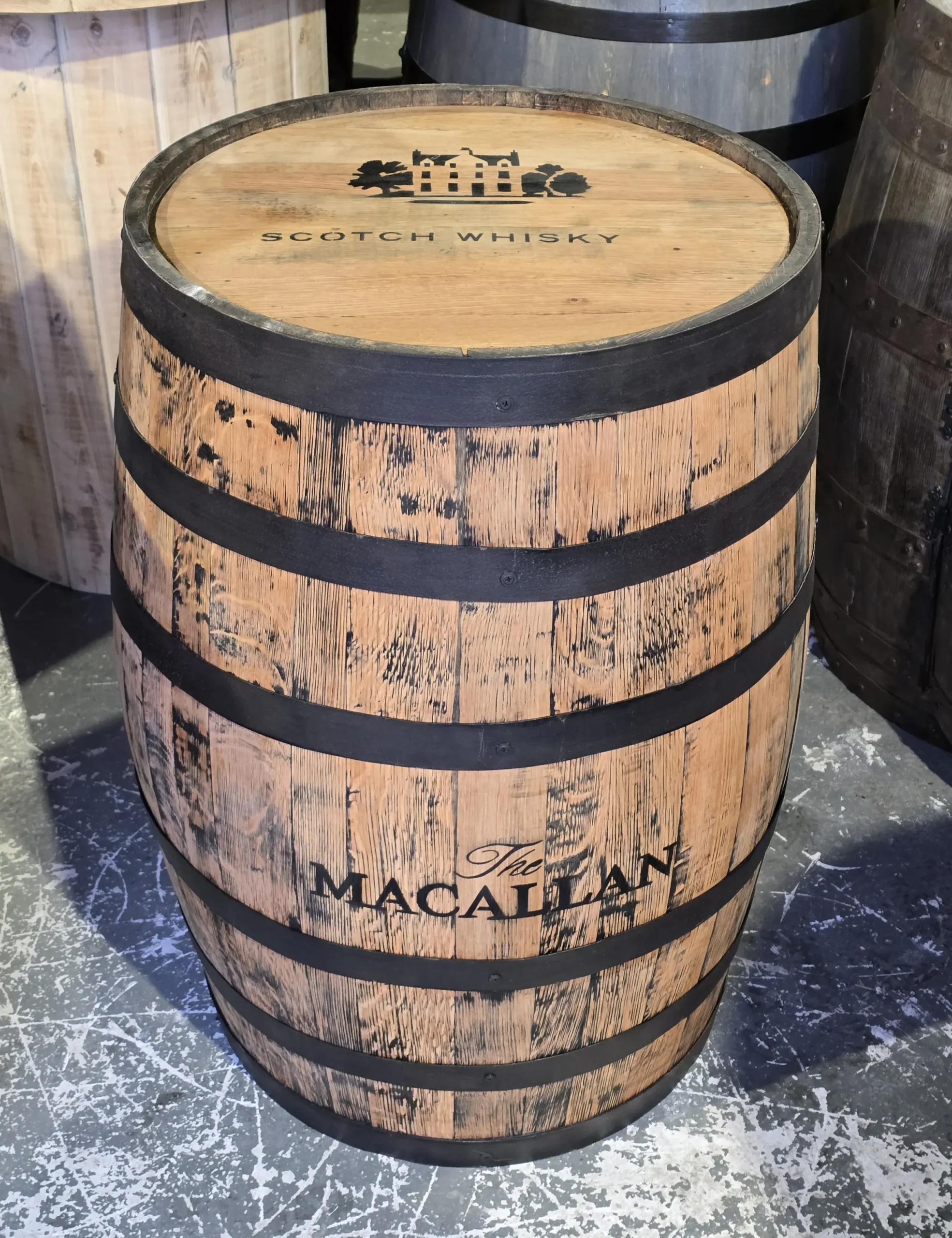 Beczki-debowe-beczka-dębowa-Jack-Daniels-Ballentines-Jib-Beam-Tullamore-po-whiskey-whisky-bourbonie-oryginalne-szkodzkie-ze-szkocji-irlandzkie-irlandi-po-alkoholu-na-deszczowke (88) 200 litrowa odrestaurowana beczka dębowa po whiskey - Macallan - obrazek 1