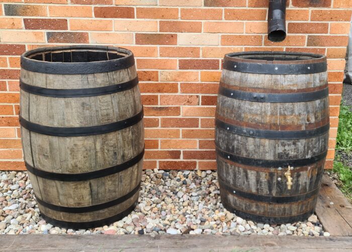 200 litrowa beczka dębowa po whiskey na DESZCZOWKE - OTWARTA - szczotkowana z czarnymi obręczami - obrazek 4