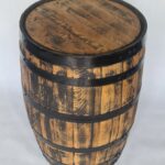 200 litrowa odrestaurowana beczka dębowa po whiskey - szlifowana, olejowana, czarne obręcze