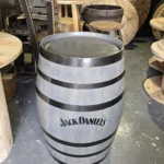 225 litrowa odrestaurowana beczka dębowa po winie - szara z napisami Jack Daniels