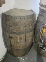 Barek narożny na alkohol wykonany z dębowej beczki - rogowy, postarzany - obrazek 5