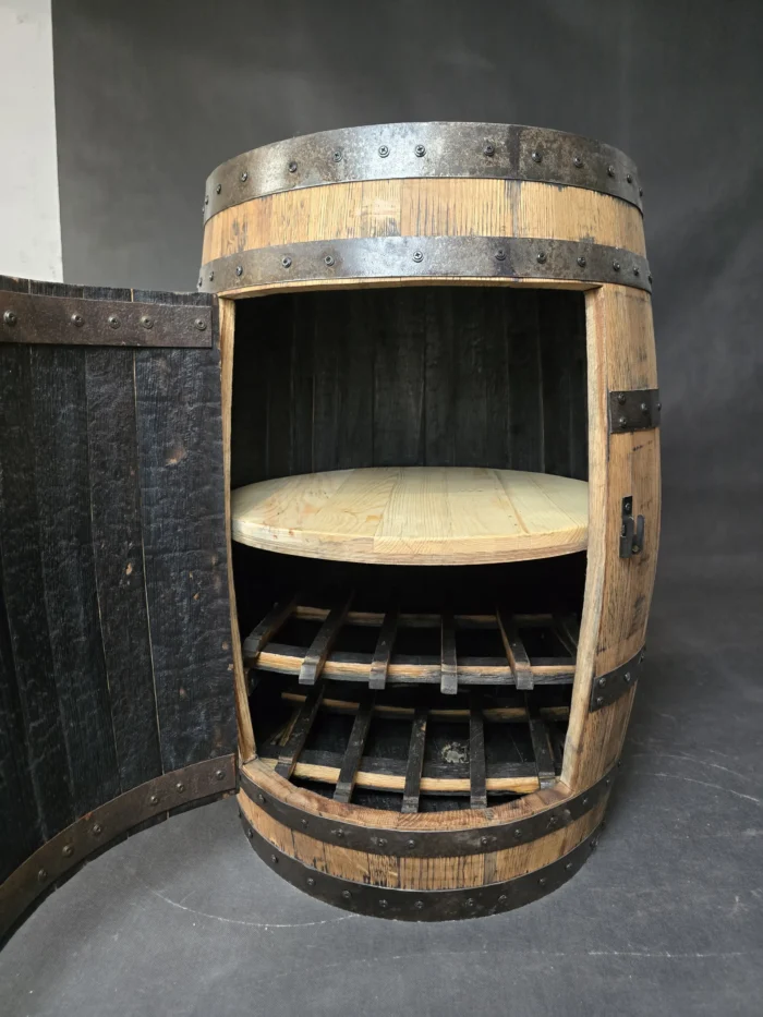 Barek na alkohol z dębowej BECZKI - Jack Daniels szlifowany, opalany i olejowany z lezakami na butelki - obrazek 3