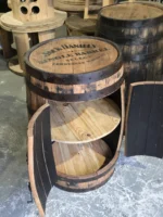Barek na alkohol wykonany z oryginalnej dębowej 200 litrowej BECZKI po whiskey - Jack Daniels, szlifowany i olejowany z półką - obrazek 4