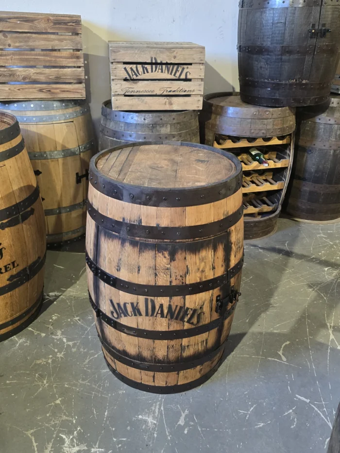 Barek na alkohol wykonany z oryginalnej dębowej postarzonej 200 litrowej BECZKI - Jack Daniels szlifowany, opalany i olejowany - obrazek 3