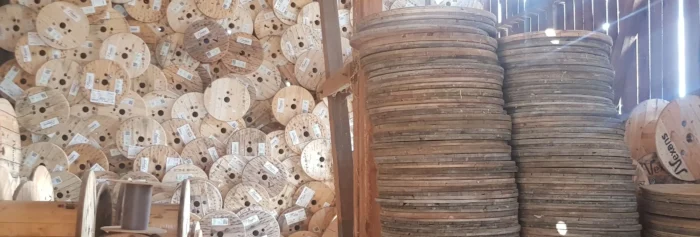 Blat ze szpuli po kablach drewniany blat loftowy industrialny okragly fi. 110 cm - obrazek 4