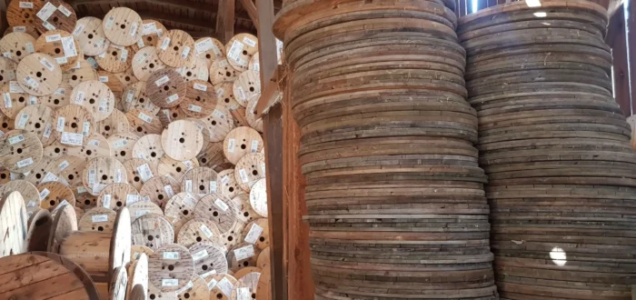 Blat ze szpuli po kablach drewniany blat loftowy industrialny okragly fi. 110 cm - obrazek 8